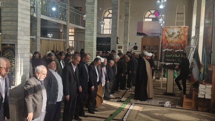 تصاویر/  اقامه نماز جمعه پلدشت