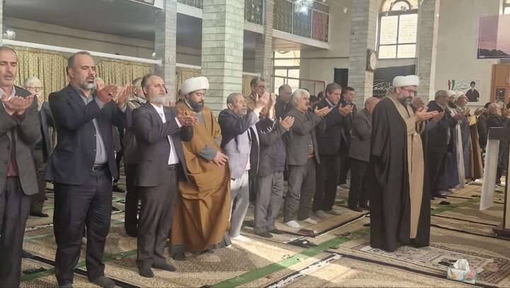 تصاویر/  اقامه نماز جمعه پلدشت