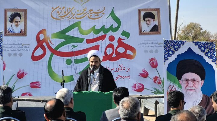 تصاویر/ افتتاح پروژه آسفالت روستایی گاریز سفلی تا حاجی‌آباد با حضور امام جمعه گاریزات