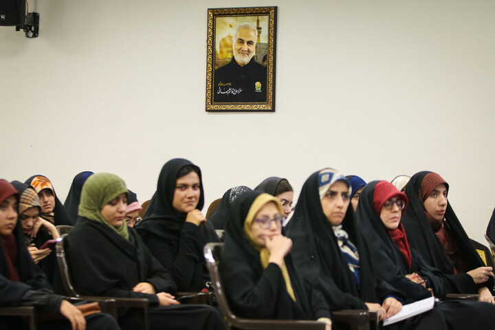 تصاویر/ اختتامیه محفل شعر آن صبح نزدیک در مسجد مقدس جمکران