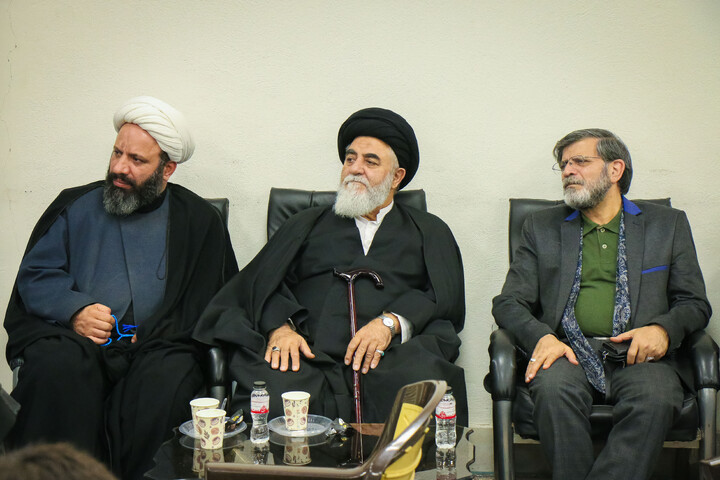 تصاویر/ اختتامیه محفل شعر آن صبح نزدیک در مسجد مقدس جمکران