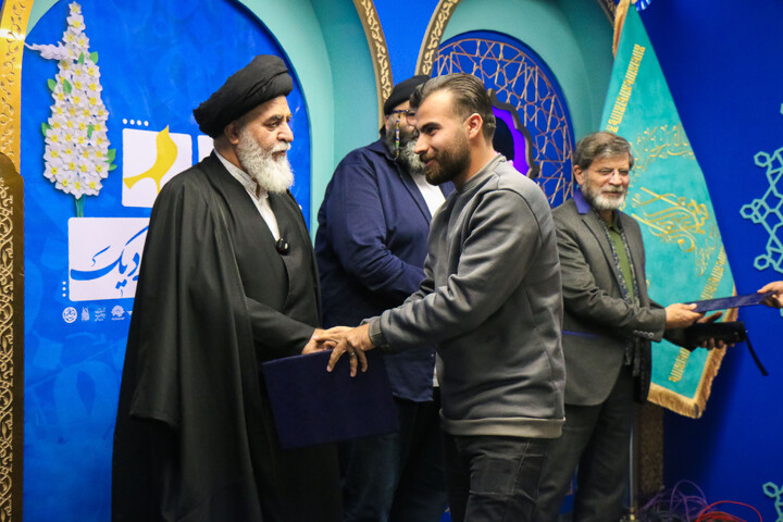 تصاویر/ اختتامیه محفل شعر آن صبح نزدیک در مسجد مقدس جمکران