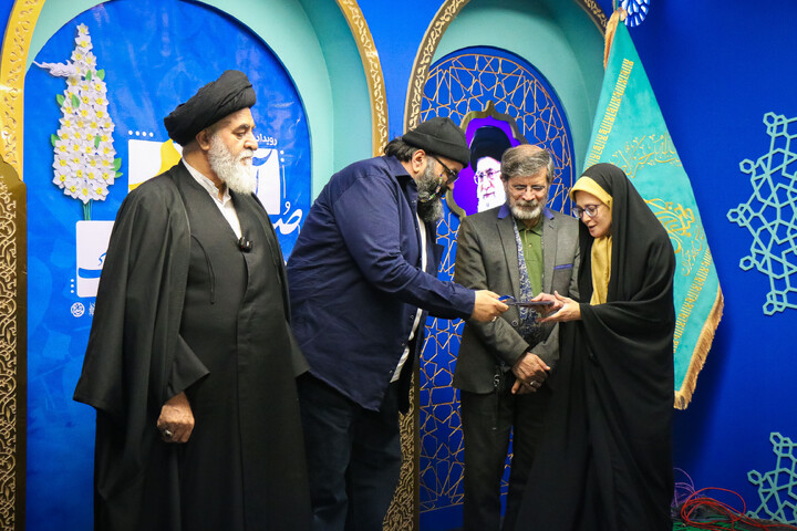 تصاویر/ اختتامیه محفل شعر آن صبح نزدیک در مسجد مقدس جمکران