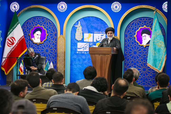 تصاویر/ اختتامیه محفل شعر آن صبح نزدیک در مسجد مقدس جمکران