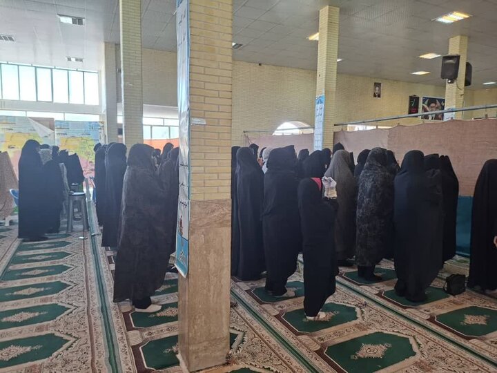 تصاویر/ اقامه نماز جمعه شهر بلورد