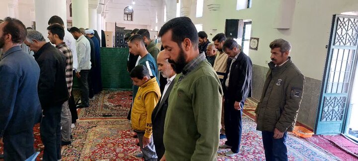 تصاویر/ اقامه نماز جمعه شهر شهداد