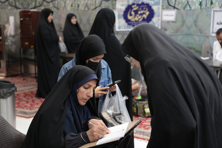 تصاویر/ به مناسبت هفته بسیج اجرای طرح مهر تندرستی در حرم حضرت موسی مبرقع(ع) قم