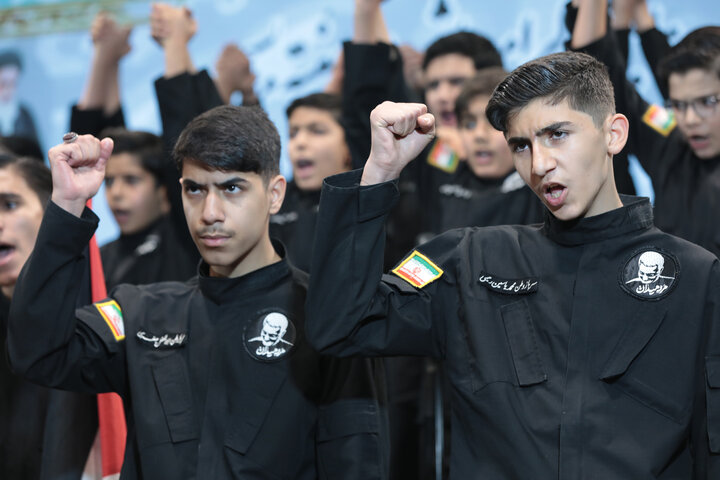 تصاویر/ همایش گرامیداشت هفته بسیج در آستان مقدس امامزاده علی بن جعفر(ع)