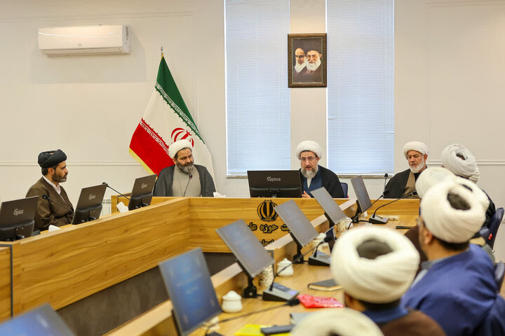 تصاویر | حضور نماینده ولی فقیه در آذربایجان شرقی در دوره دانش‌افزایی تربیت مربی ولایت فقیه