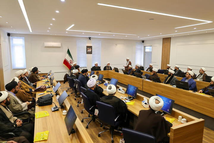 تصاویر | حضور نماینده ولی فقیه در آذربایجان شرقی در دوره دانش‌افزایی تربیت مربی ولایت فقیه