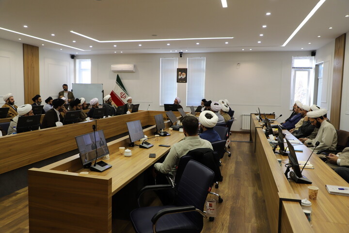 تصاویر | حضور امام جمعه مرند در دوره دانش‌افزایی اساتید حوزه‌ های علمیه شمالغرب کشور