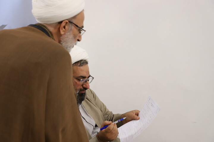 تصاویر/ برگزاری آزمون کتبی دانش افزایی ولایت فقیه ویژه اساتید حوزه های علمیه شمالغرب کشور