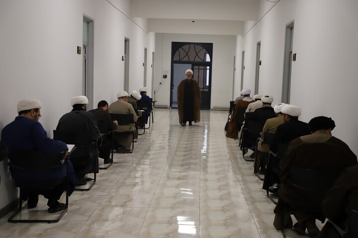 تصاویر/ برگزاری آزمون کتبی دانش افزایی ولایت فقیه ویژه اساتید حوزه های علمیه شمالغرب کشور