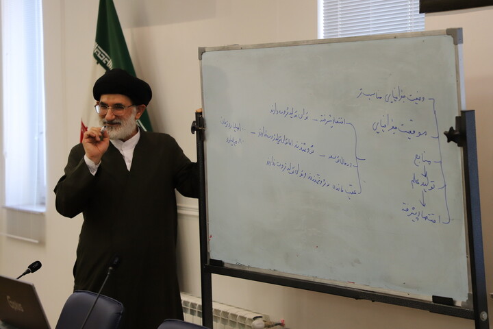 تصاویر/ دوره دانش‌افزایی ولایت فقیه ویژه  اساتید حوزه‌ های علمیه شمالغرب کشور