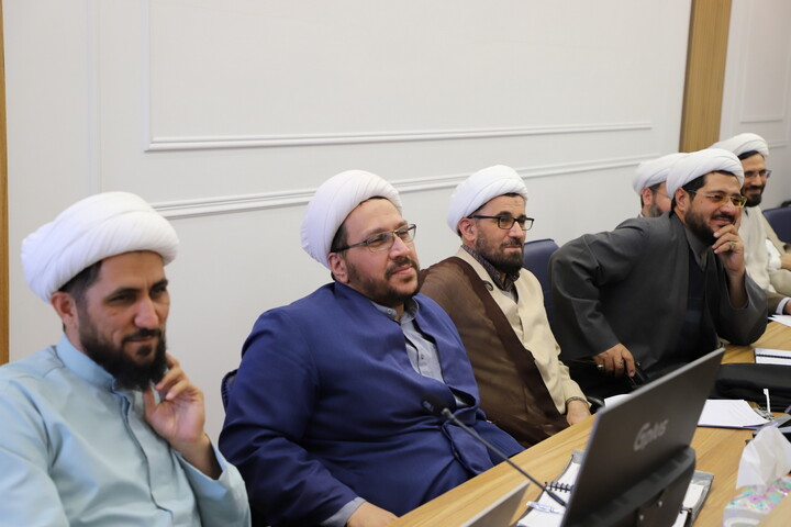 تصاویر/ دوره دانش‌افزایی ولایت فقیه ویژه  اساتید حوزه‌ های علمیه شمالغرب کشور