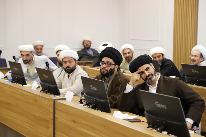 تصاویر/ دوره دانش‌افزایی ولایت فقیه ویژه  اساتید حوزه‌ های علمیه شمالغرب کشور