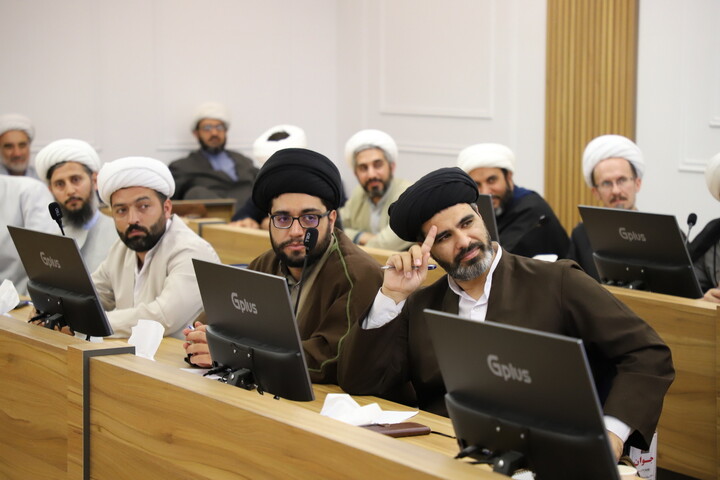 تصاویر/ دوره دانش‌افزایی ولایت فقیه ویژه  اساتید حوزه‌ های علمیه شمالغرب کشور