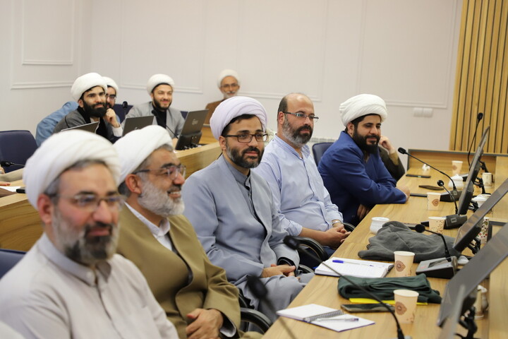 تصاویر/ دوره دانش‌افزایی ولایت فقیه ویژه  اساتید حوزه‌ های علمیه شمالغرب کشور