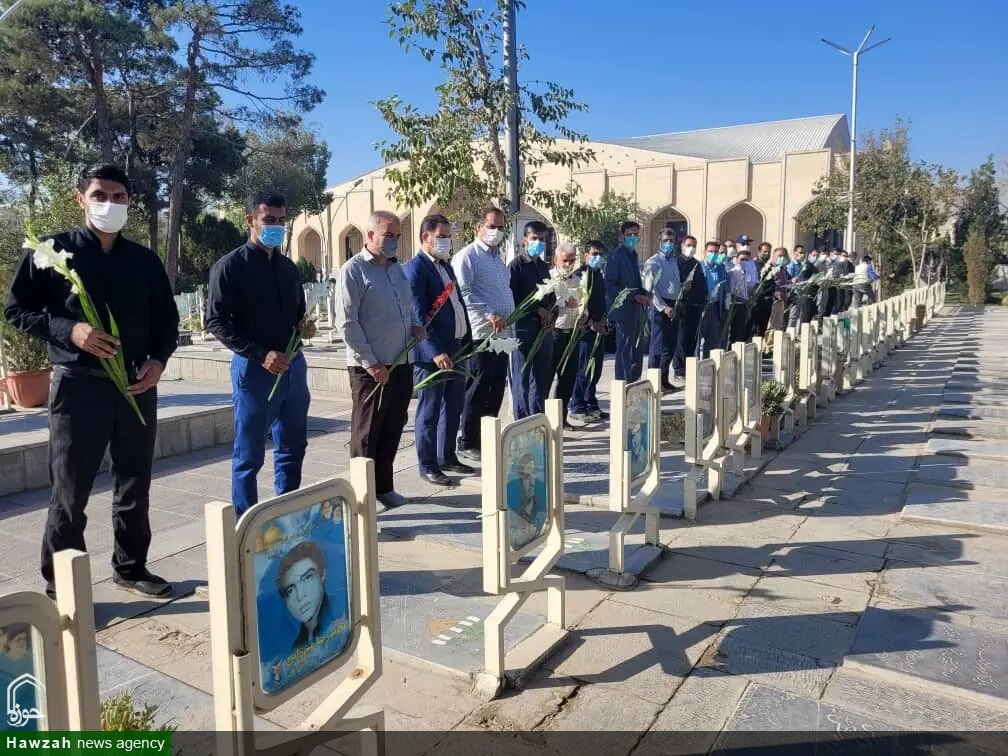 فیلم| اجتماع بسیجیان در گلستان شهدای اصفهان
