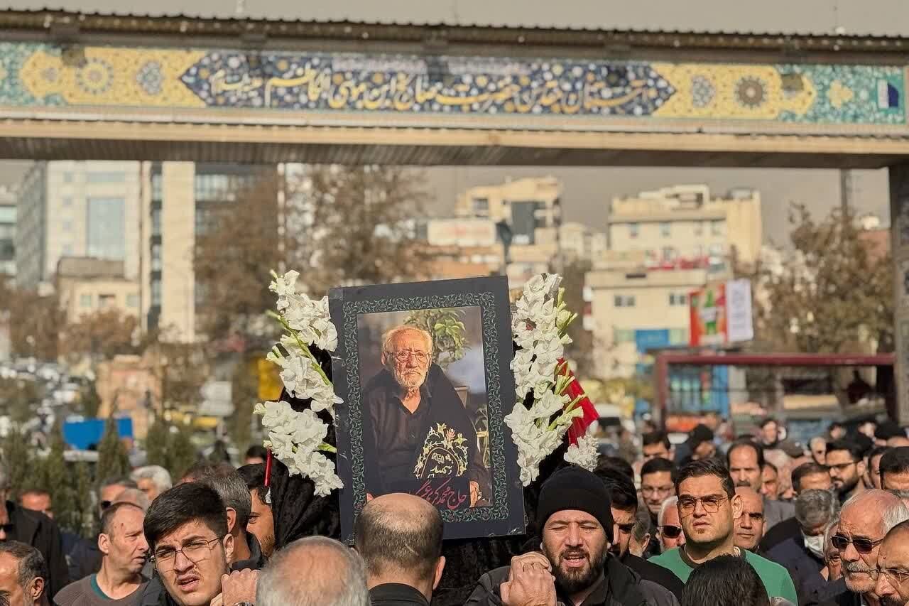 فیلم/ مراسم تشییع خادم اهل‌بیت(ع) و پدر شهید در امامزاده صالح(ع)