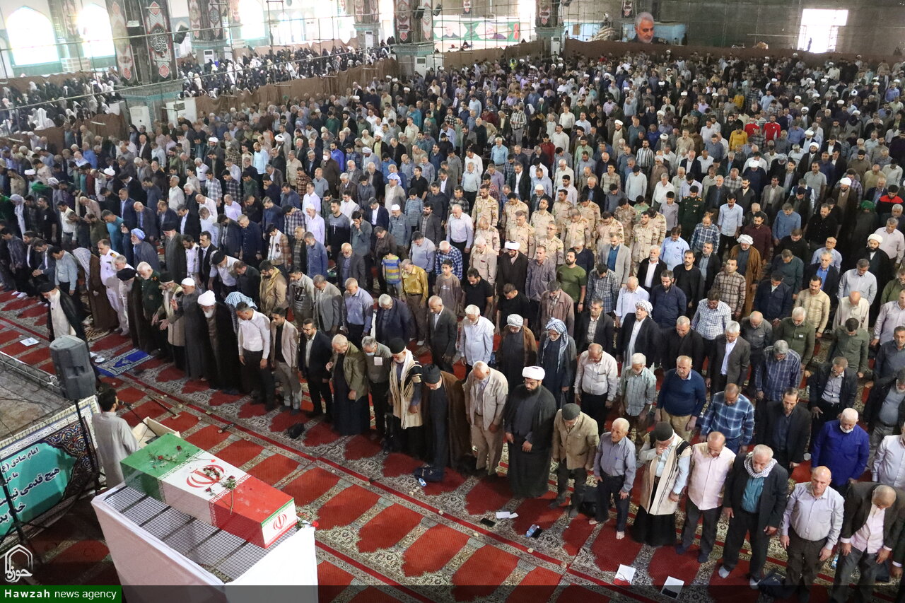 فضای نماز جمعه اهواز مزین به رنگ و بوی شهید گمنام دفاع مقدس شد