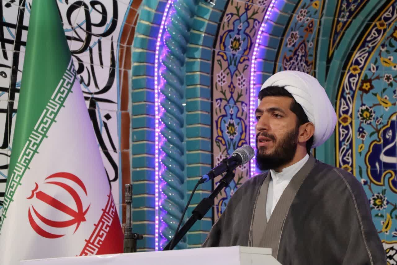 مطالبه امام جمعه تکاب از مسئولین برای گاز رسانی به روستاهای محروم