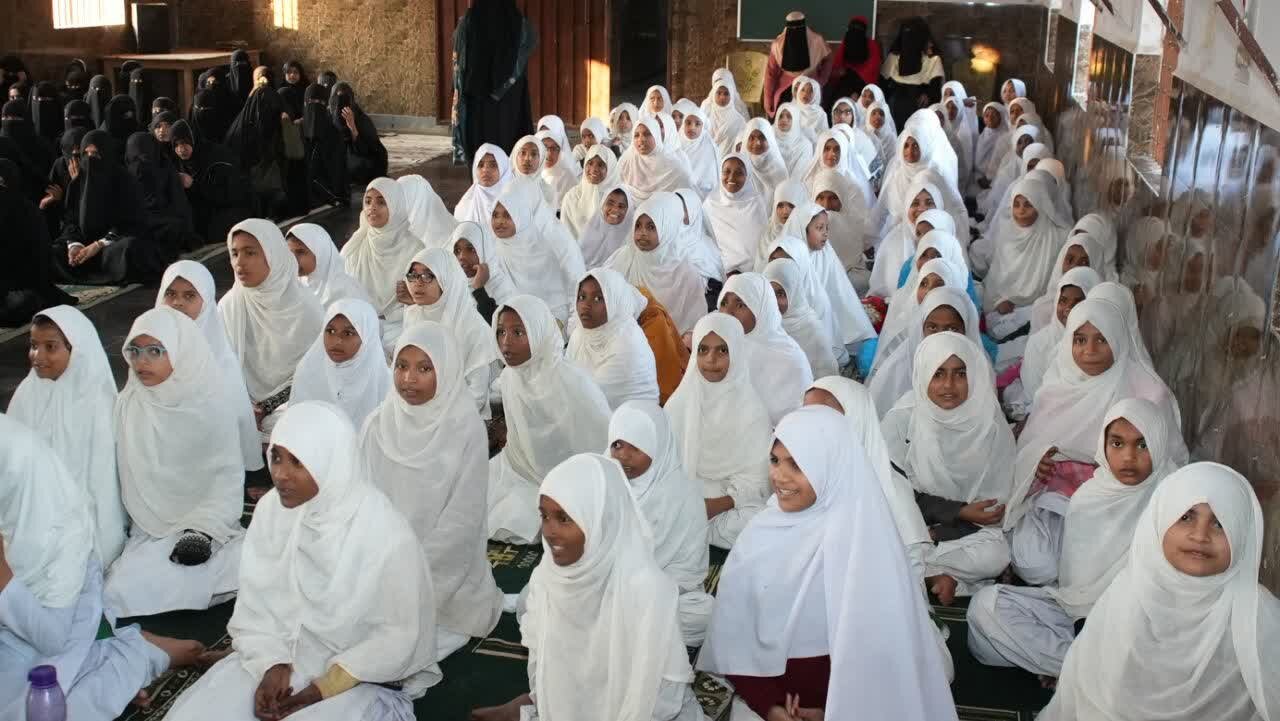 دارالعلوم اسلام نگر رانچی کے فاطمہ گرلز اکیڈمی میں علمی نشست؛ خواتین کے دینی و سماجی کردار پر نمائندۂ ولی فقیہ کا اہم خطاب