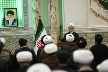 تصاویر/ دیدار آیت الله اعرافی با طلاب و روحانیون ایرانی مقیم نجف اشرف