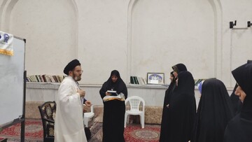 تصاویر/بازدید نماینده ولی فقیه در لرستان از دوره تربیت مربی مهدالرضا در استان