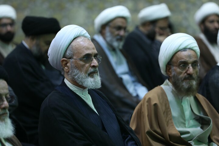 تصاویر دیدار مدیر حوزه های علمیه با طلاب و روحانیون ایرانی مقیم نجف اشرف