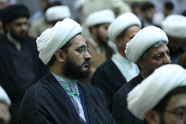 تصاویر دیدار مدیر حوزه های علمیه با طلاب و روحانیون ایرانی مقیم نجف اشرف