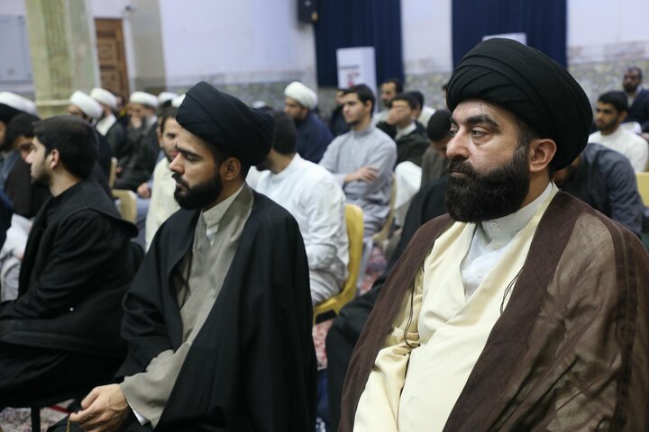 تصاویر دیدار مدیر حوزه های علمیه با طلاب و روحانیون ایرانی مقیم نجف اشرف