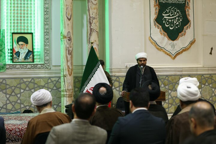 تصاویر دیدار مدیر حوزه های علمیه با طلاب و روحانیون ایرانی مقیم نجف اشرف