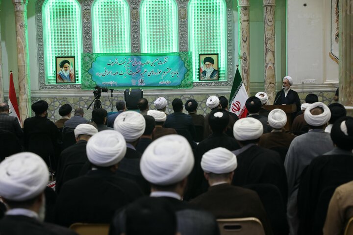 تصاویر دیدار مدیر حوزه های علمیه با طلاب و روحانیون ایرانی مقیم نجف اشرف