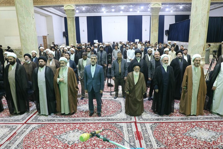 تصاویر دیدار مدیر حوزه های علمیه با طلاب و روحانیون ایرانی مقیم نجف اشرف