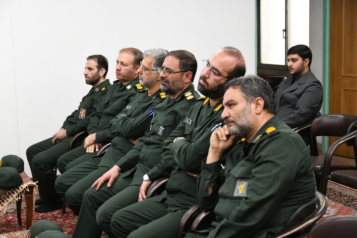 تصاویر| دیدار فرماندهان سپاه و بسیج استان اصفهان با امام جمعه