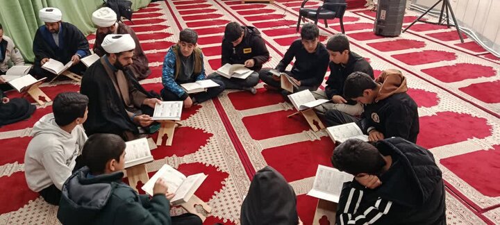 تصاویر/برگزاری مراسم شنبه های قرآنی در مدرسه علمیه نورآباد