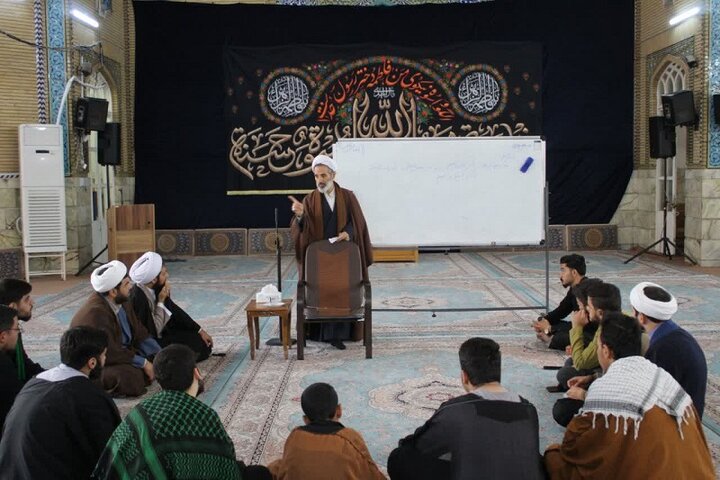 تصاویر/ حضور طلاب و اساتید مدرسه علمیه امام خمینی(ره) هرسین در قم