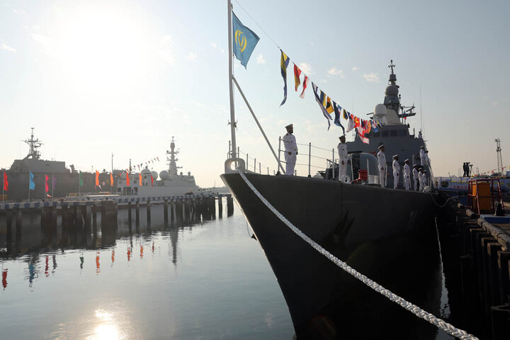 تصاویر/  رونمایی از پایگاه شناوری «کردستان» و الحاق ناوشکن «سهند