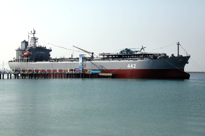 تصاویر/  رونمایی از پایگاه شناوری «کردستان» و الحاق ناوشکن «سهند