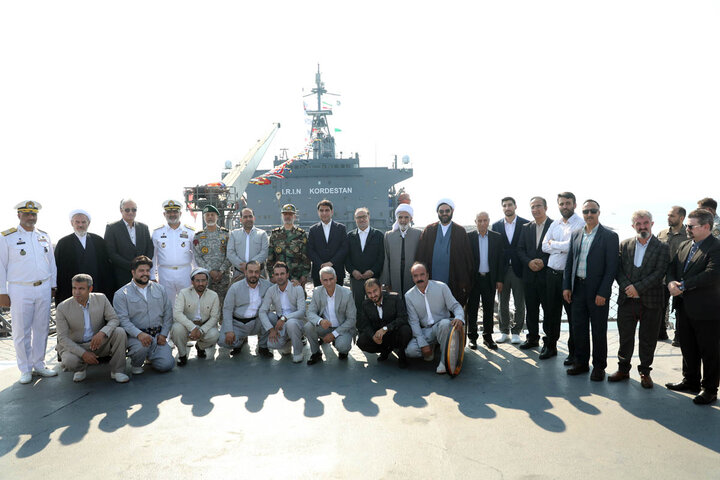 تصاویر/  رونمایی از پایگاه شناوری «کردستان» و الحاق ناوشکن «سهند