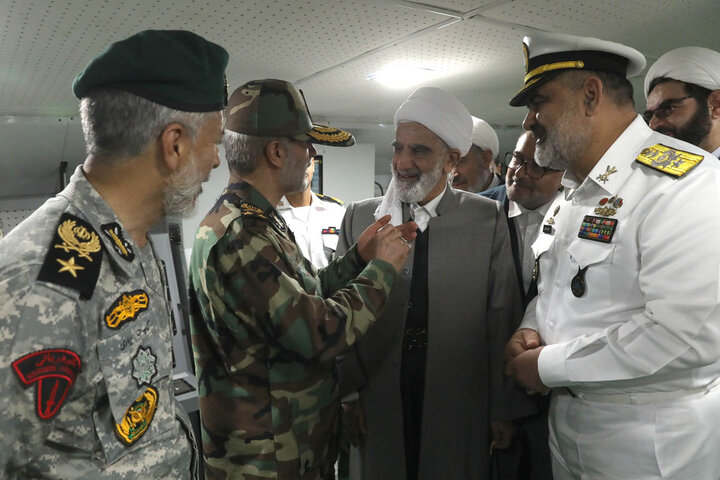 تصاویر/  رونمایی از پایگاه شناوری «کردستان» و الحاق ناوشکن «سهند