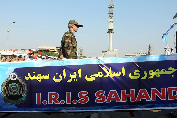 تصاویر/  رونمایی از پایگاه شناوری «کردستان» و الحاق ناوشکن «سهند