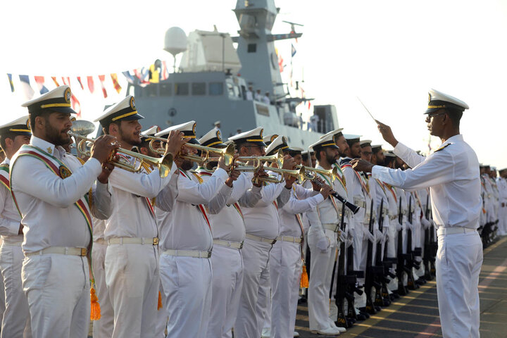 تصاویر/  رونمایی از پایگاه شناوری «کردستان» و الحاق ناوشکن «سهند