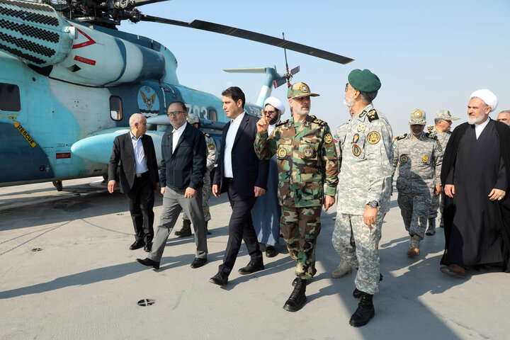 تصاویر/  رونمایی از پایگاه شناوری «کردستان» و الحاق ناوشکن «سهند