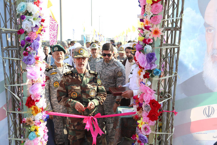 تصاویر/  رونمایی از پایگاه شناوری «کردستان» و الحاق ناوشکن «سهند