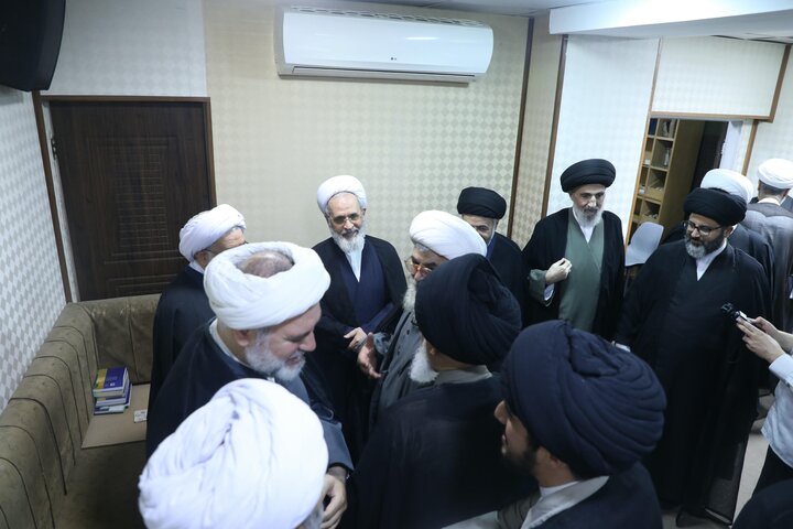دیدار آیت الله اعرافی با برخی از اساتید حوزه علمیه نجف اشرف