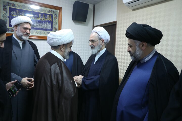 دیدار آیت الله اعرافی با برخی از اساتید حوزه علمیه نجف اشرف