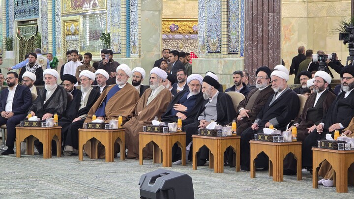 تصاویر/ هم اکنون برگزاری کنگره میرزای نائینی در حرم امام حسین علیه السلام