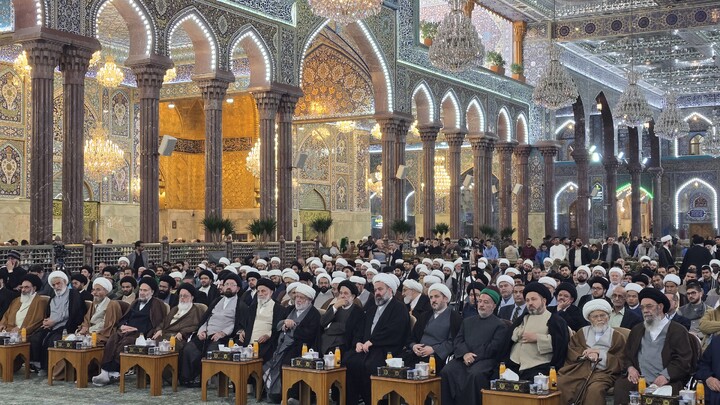 تصاویر/ هم اکنون برگزاری کنگره میرزای نائینی در حرم امام حسین علیه السلام